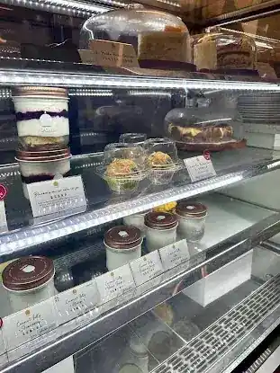 Roam dessert bar&gallery