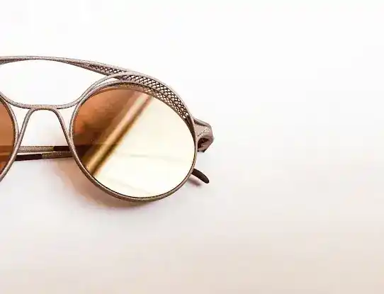 ROLF Spectacles Corp