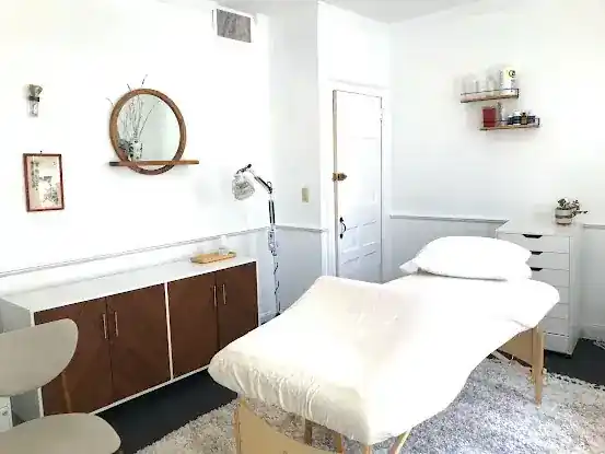 Root & Bloom Acupuncture