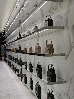 Saint Laurent