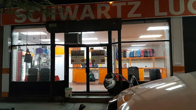 Schwartz Luggage Storage - MINIPOST