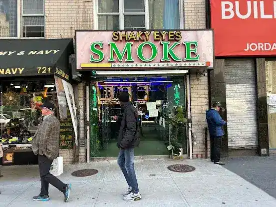 SHAKY EYES SMOKE