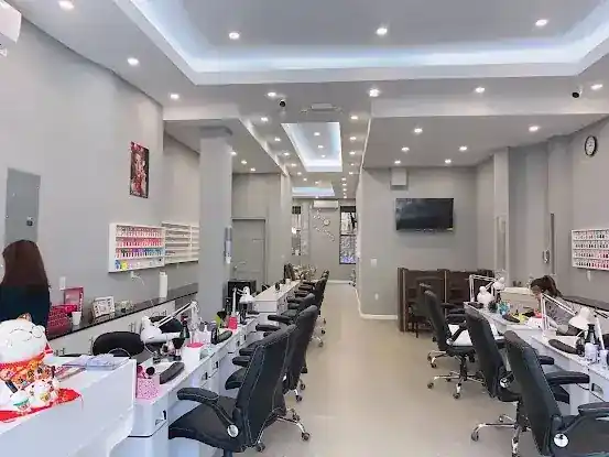 Shiny Nail Spa