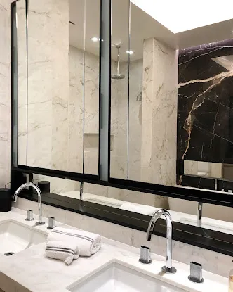 Signature Glass Creations LLC | Glass & Mirror Company