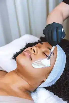 Silver Mirror Facial Bar - Manhattan West