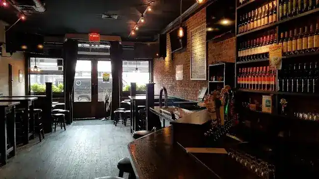 Sláinte Bar and Lounge