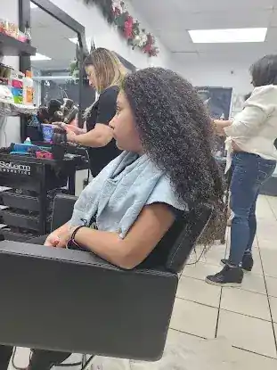 Sonia Unisex Salon