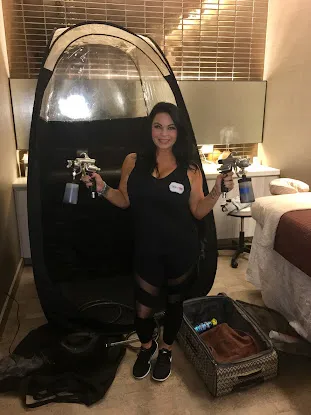 Spray Tan in Ten