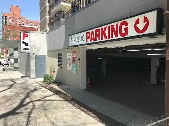 strella public parking
