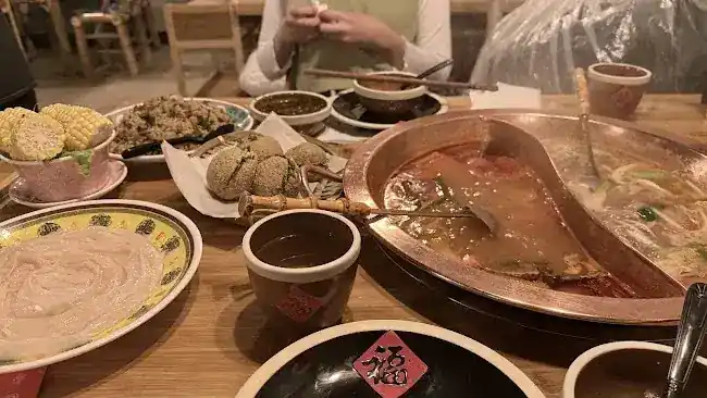 SuanQ Guizhou Hot Pot 贵州酸汤火锅