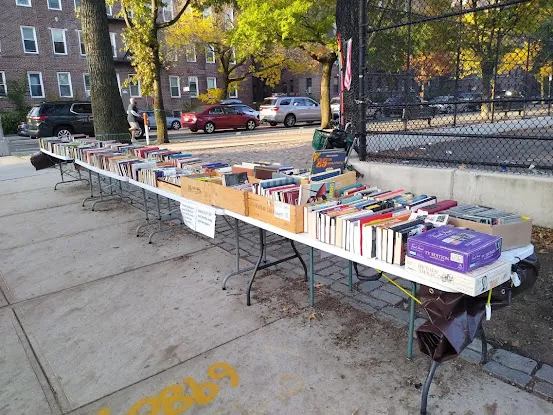 Sunnyside Book and Media Swap, Public Library and Donation Center