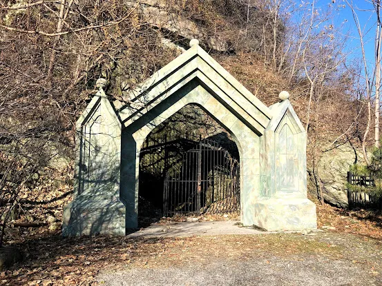 Sybil's Cave