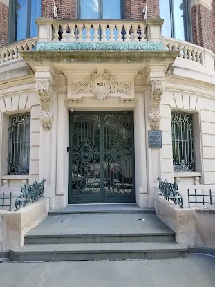 The American Irish Historical Society