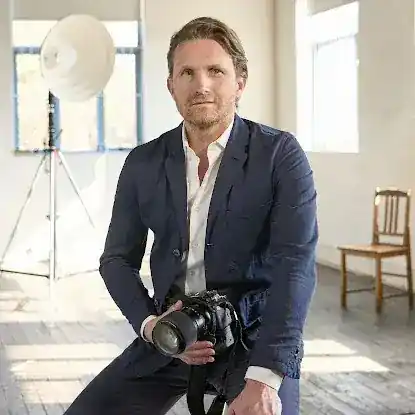 The Peoples Portrait Corner. A headshot and portrait studio by Ben Baker