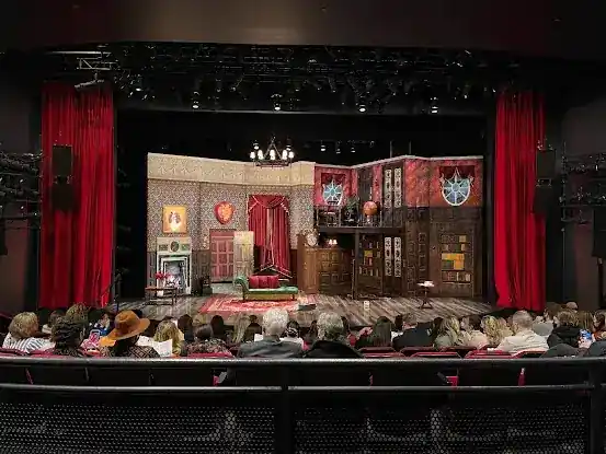 The Play That Goes Wrong