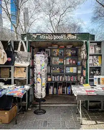 The Strand Central Park Kiosk
