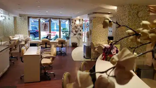 Think Pink Nails & Spa