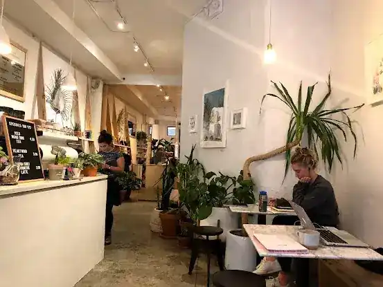 Three Jewels Café