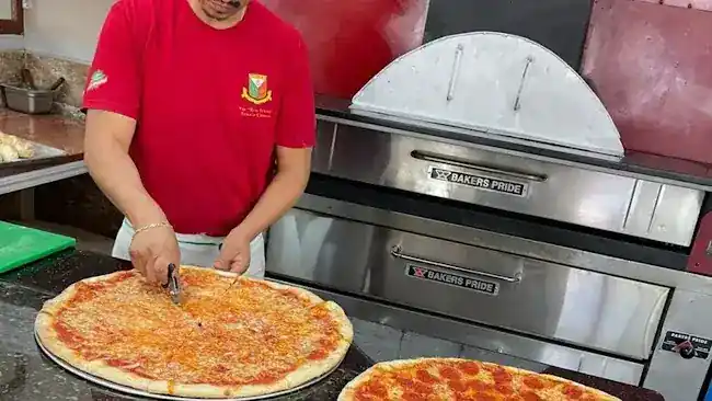 Tomatoes Locos Pizzeria Restaurant
