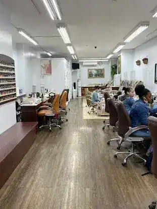 Top Nail & Spa