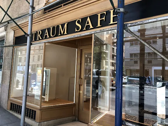 Traum Safe