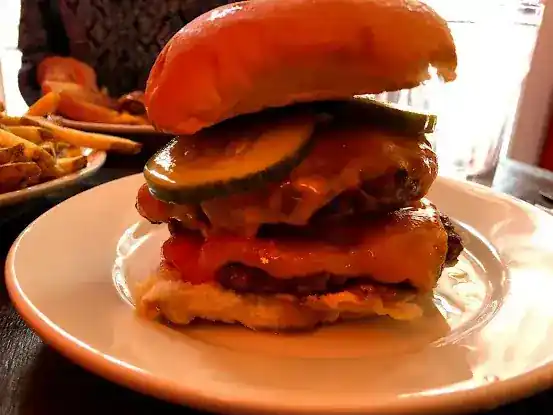 two8two Bar & Burger