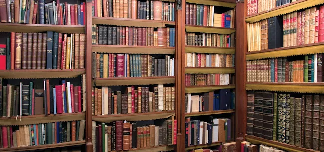 Ursus Books & Gallery