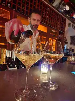 Vin Sur Vingt Wine Bar - NOMAD