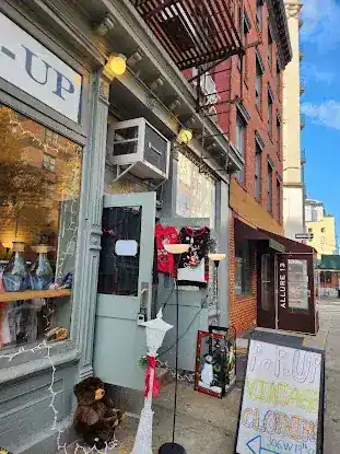 Vintage-thrift store