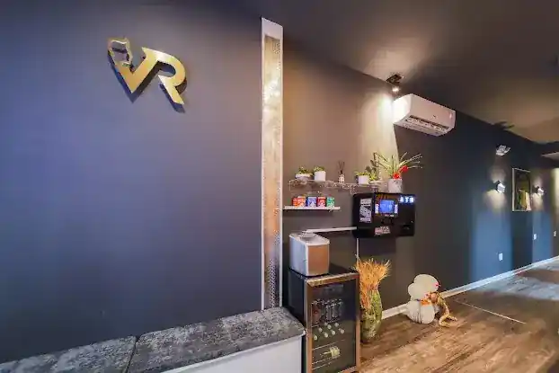 VR Men Beauty Studio Men's Spa