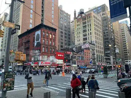W 40th St & 8th Ave