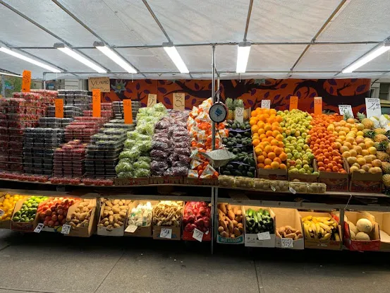W 86th Street & Broadway Fruit Stand
