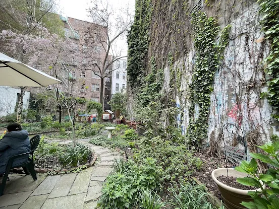 West 87th St. Park & Garden