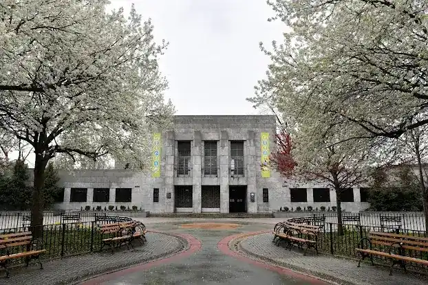 Williamsbridge Oval Recreation Center
