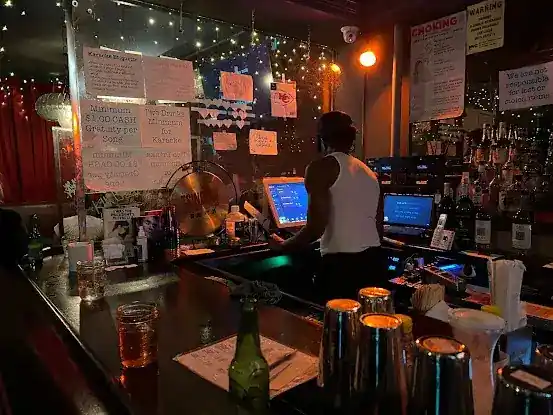 Winnie’s Bar