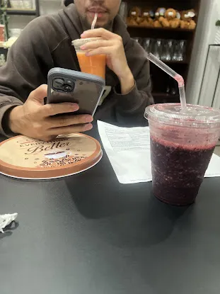 Yohevet Coffee Shop NY