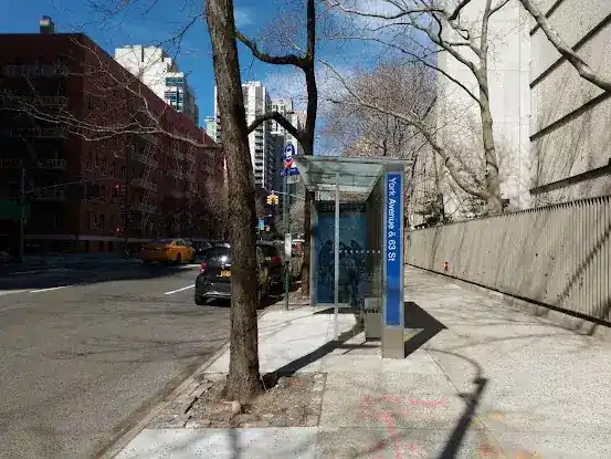 York Av/E 63 St