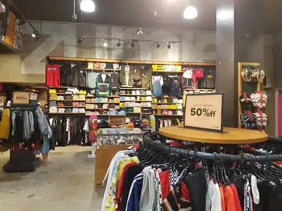 Zumiez