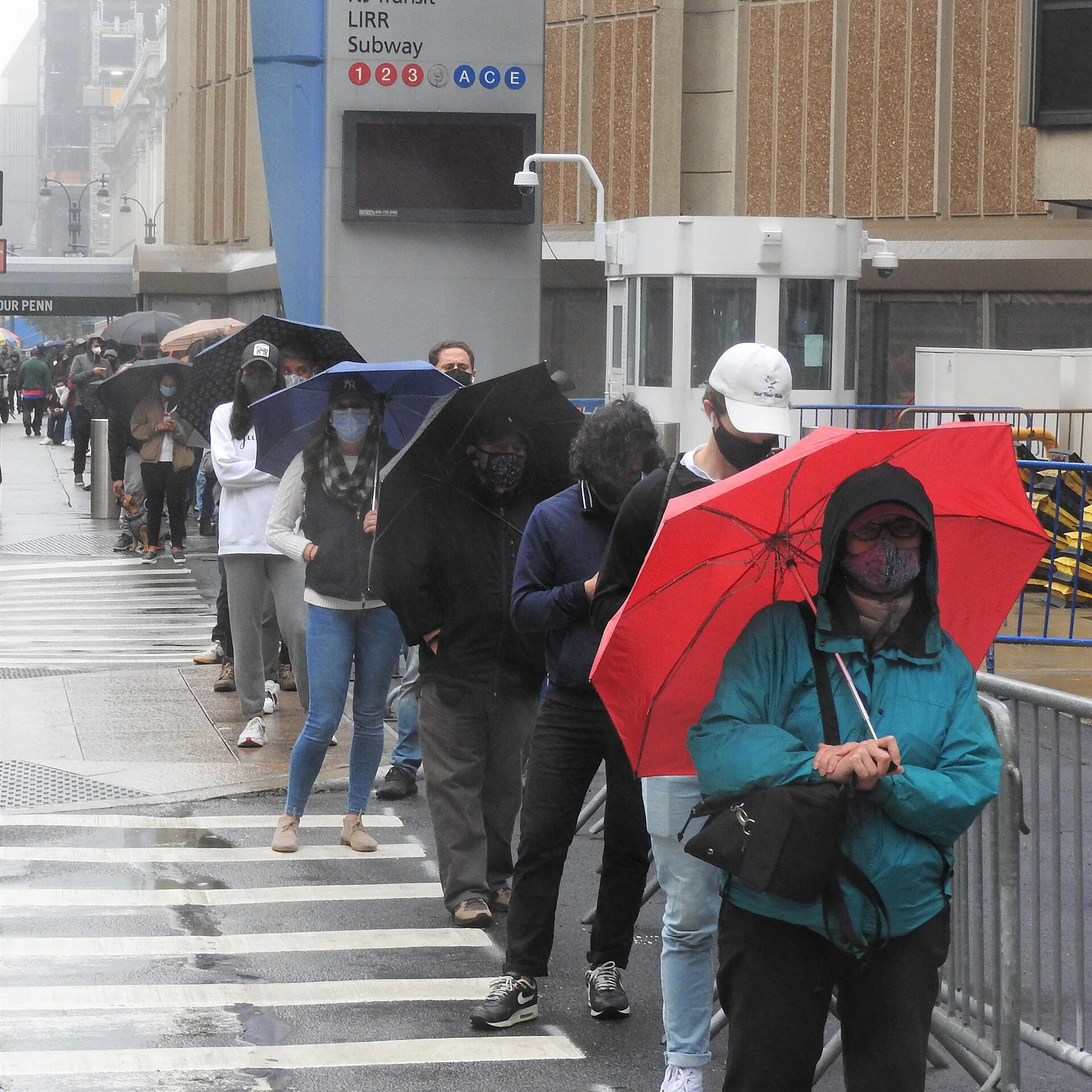 Looking west along West 31st Street in Manhattan on a rainy day